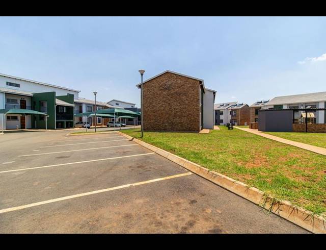 2 BEDROOM APARTMENT FOR SALE IN PROTEA GLEN